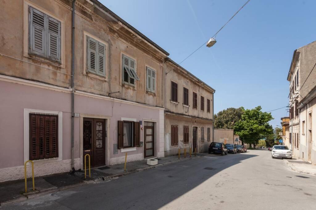 Ferienwohnung Apartman Luna Pula Exterior foto